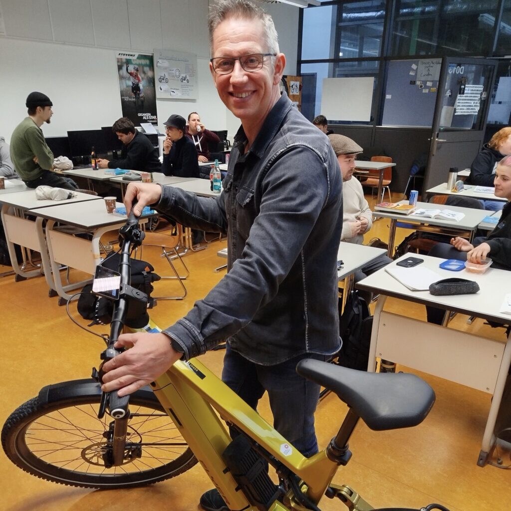 Herr Andre macht Testfahrt mit Pinion E-Drive