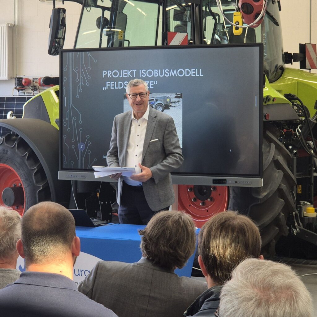 Bürgermeister Pollehn bei Rede Projektpräsentationen 2025