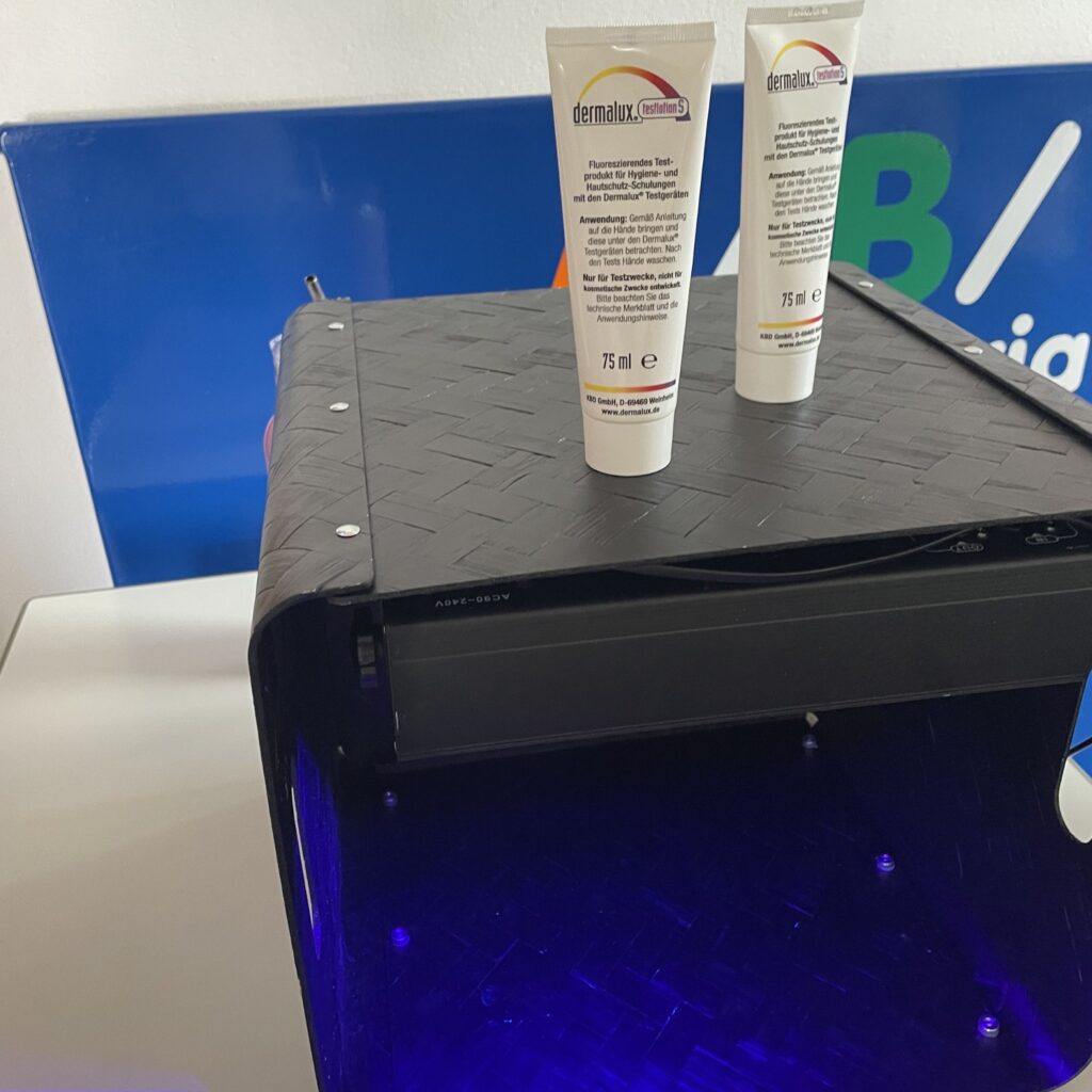 Schwarzlicht-Experiment