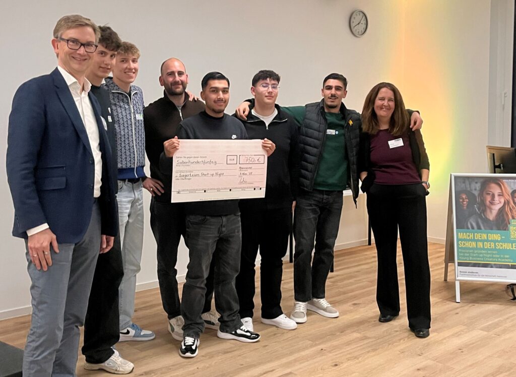 Siegerteam mit der Jury