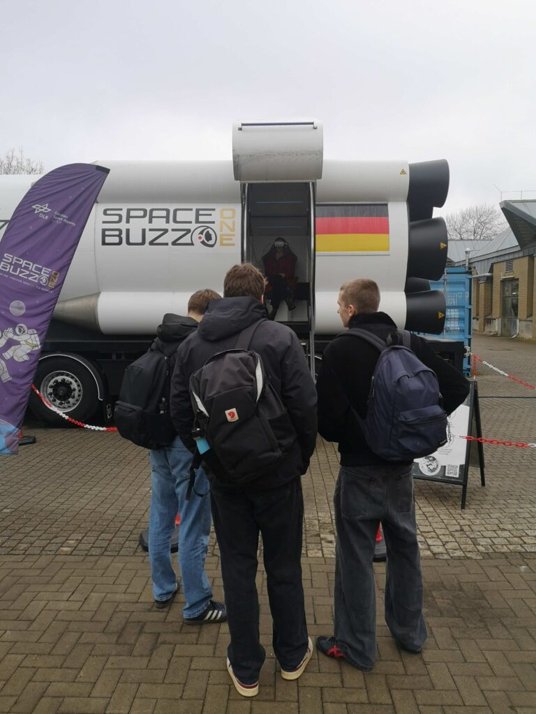 Wartebereich Space Buzz